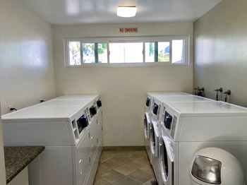 24-Hour laundry facility